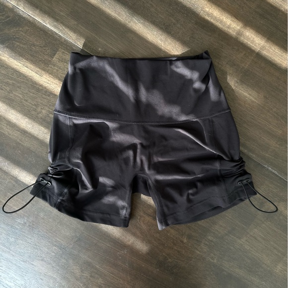 Gymshark Legacy Shorts - Picture 6 of 7